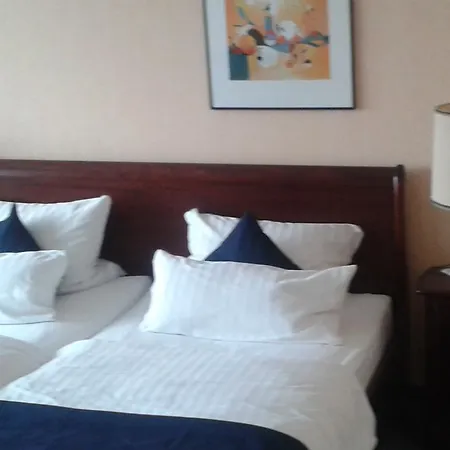 Olympia 3*